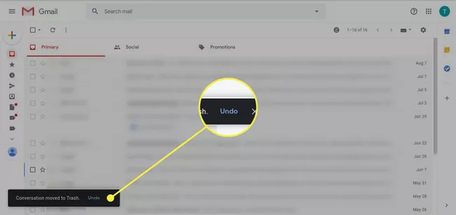 Captura de pantalla de Gmail con el botón Deshacer resaltado.