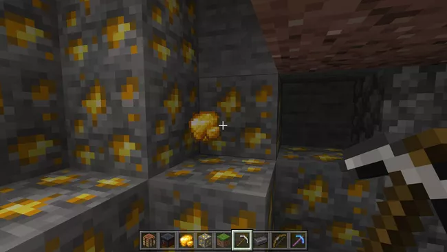 Minería de oro en Minecraft