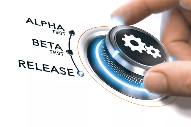 Ilustración de las etapas alfa, beta y de lanzamiento con botones